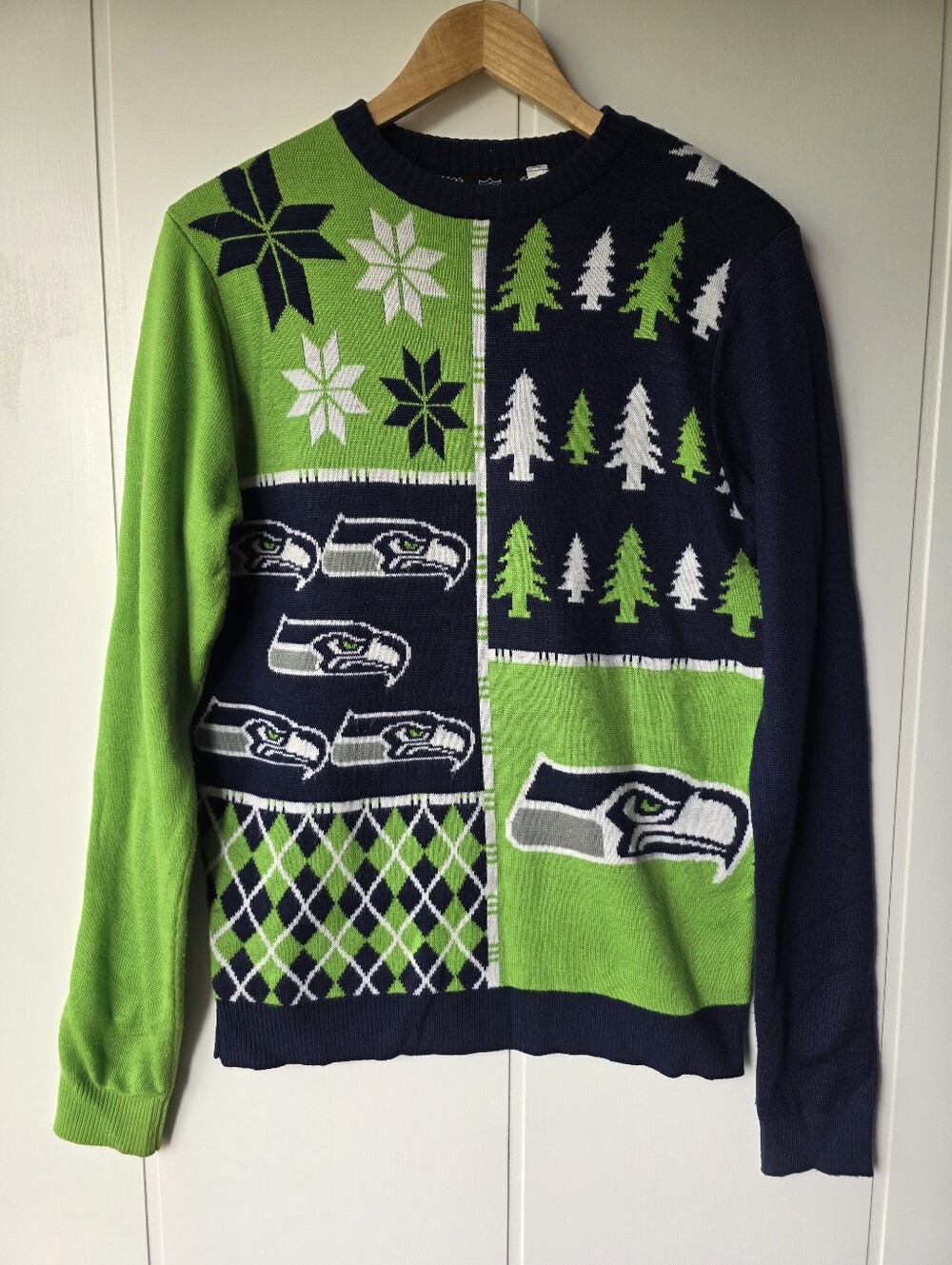 Seattle Seahawks NFL Ugly Christmas Sweater Crewneck Party Mens Medium